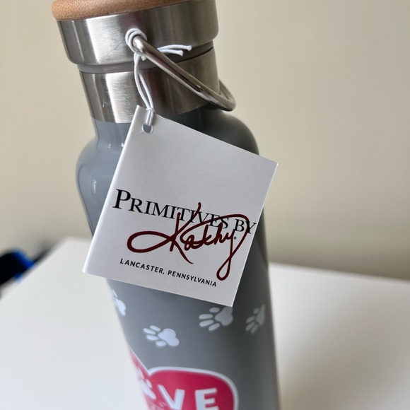 Love My Rescue insulated water bottle. Screw-on cap with wooden detail. - Picture 3 of 6